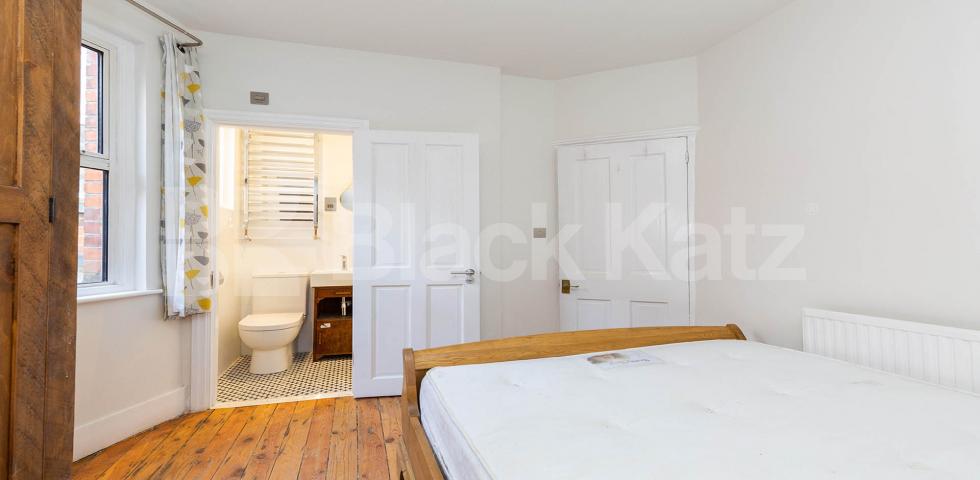 			3 Bedroom, 2 bath, 1 reception Apartment			 Ballards Lane, FINCHLEY CENTRAL N3